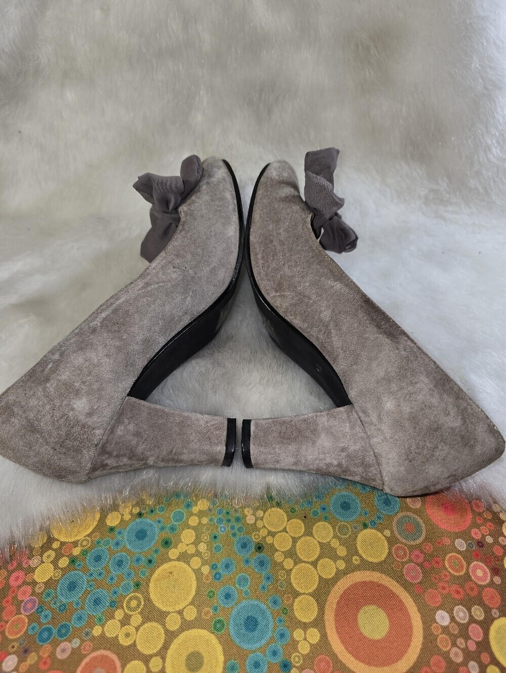 Cami Distressed Effect Taupe Suede/Crinkled Gauzy Bow Block-Heel Pumps - Women - Picture 10 of 14